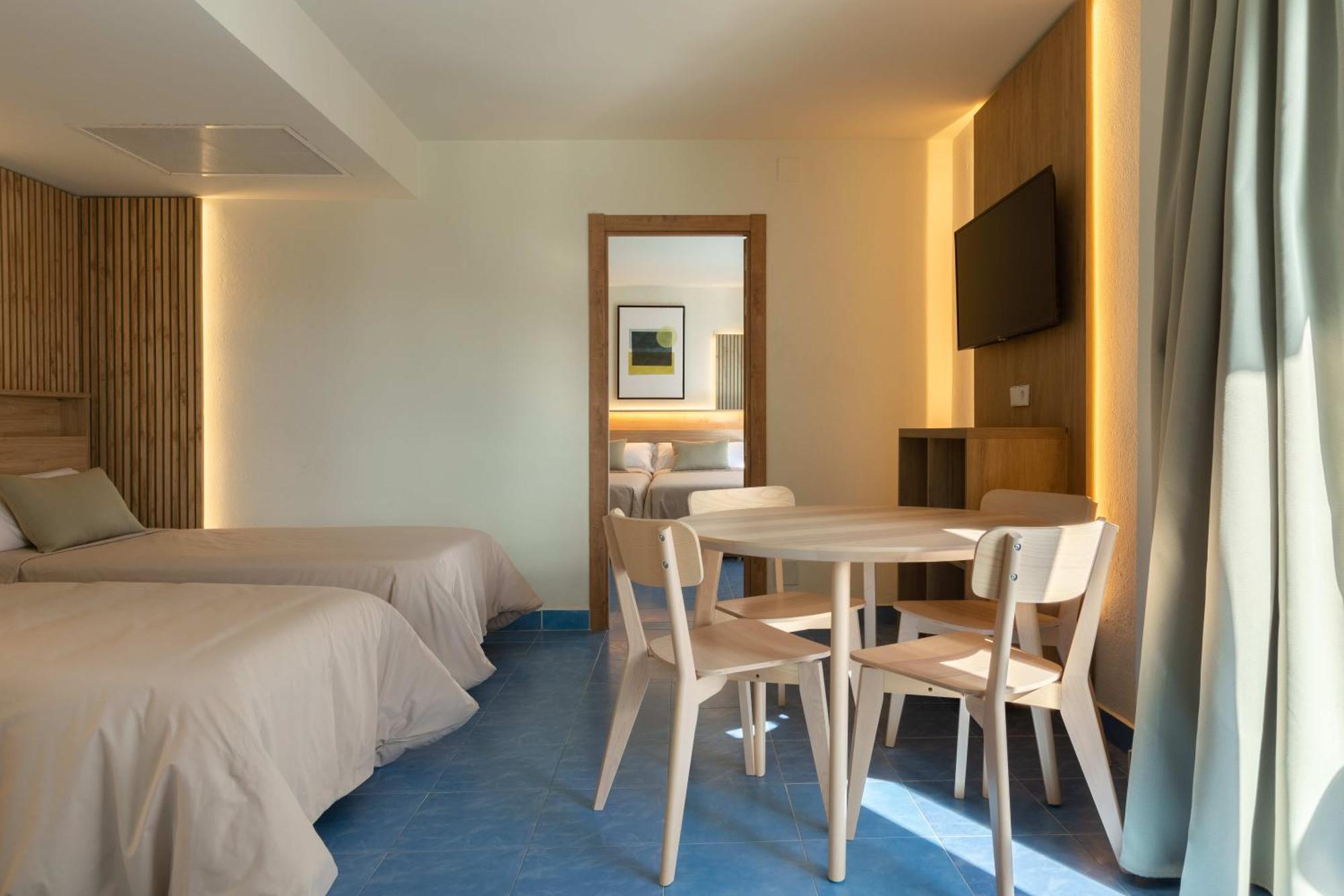 The Blue Apartments - Adults Only San Antonio Abad Exterior foto