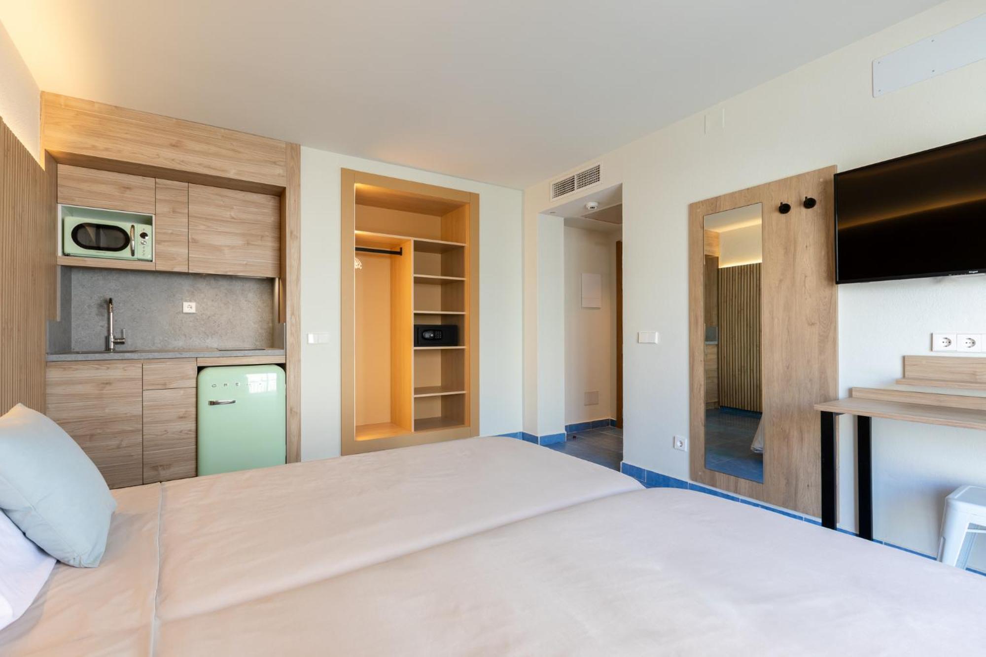 The Blue Apartments - Adults Only San Antonio Abad Exterior foto